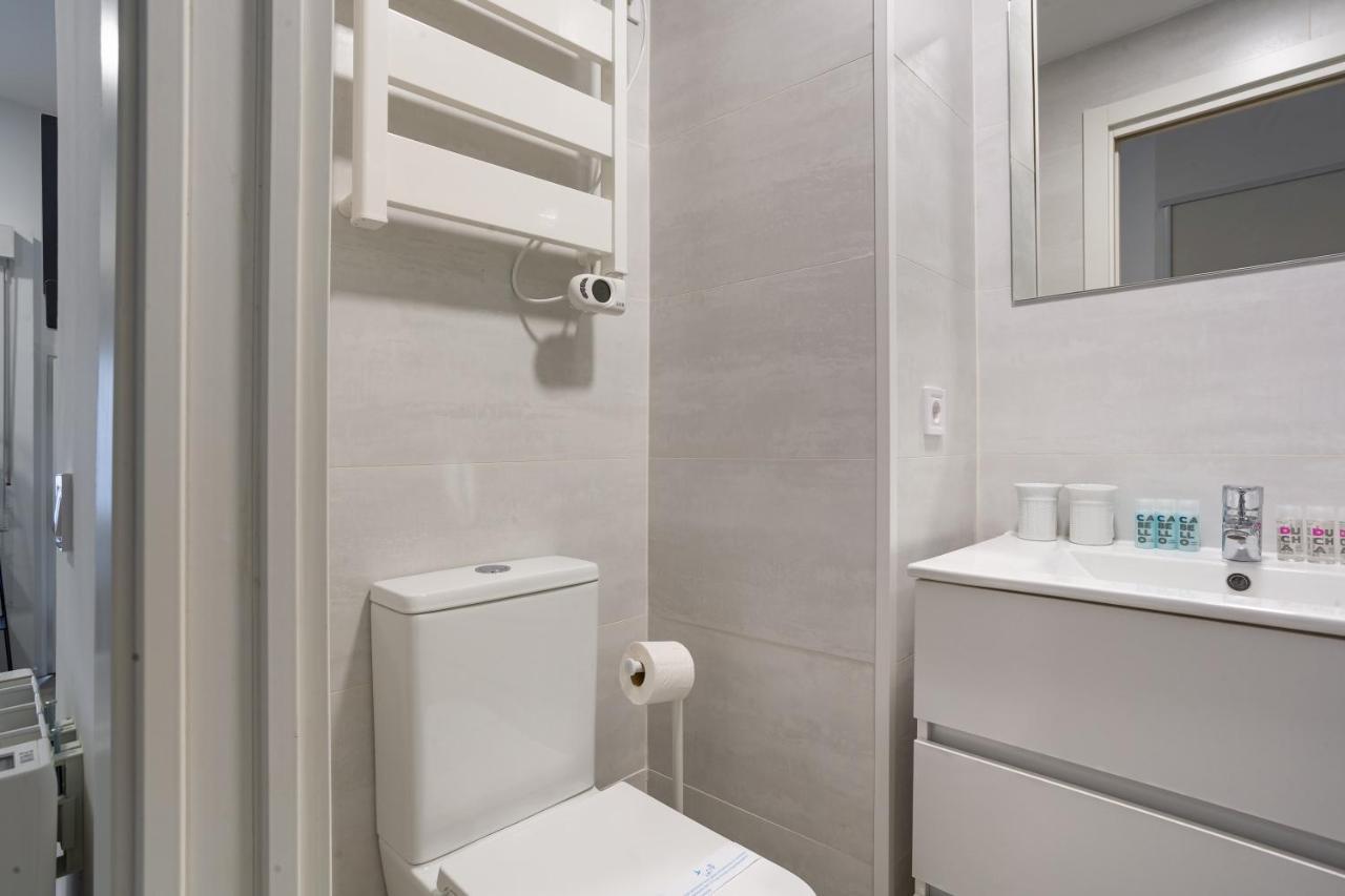 1 Bedroom 1 Bathroom Furnished - Av De America - Studio - Mintystay มาดริด ภายนอก รูปภาพ